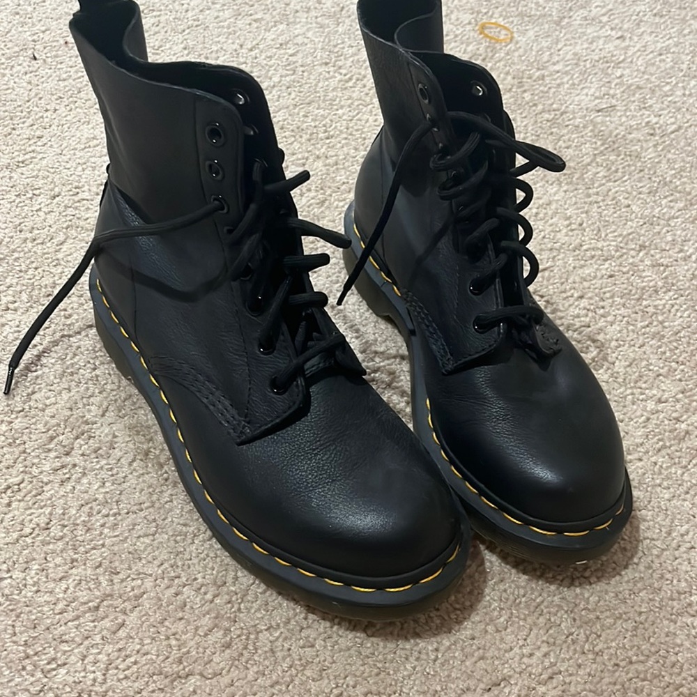 Barely Worn Doc Martens Free Shipping Size 8